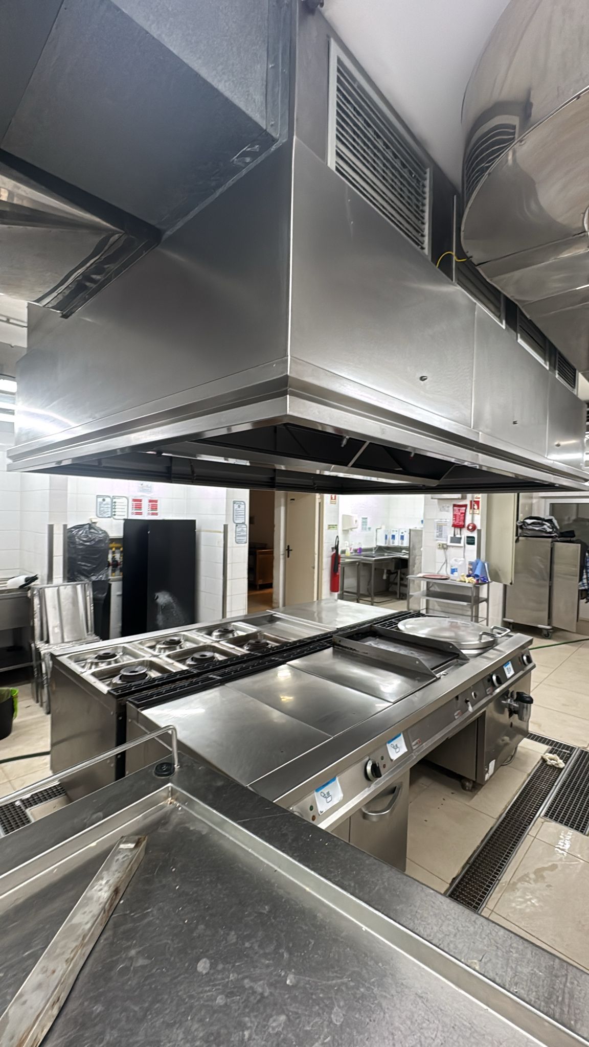 Trabalho Lavlimpar — limpeza técnica de cozinhas industriais 2