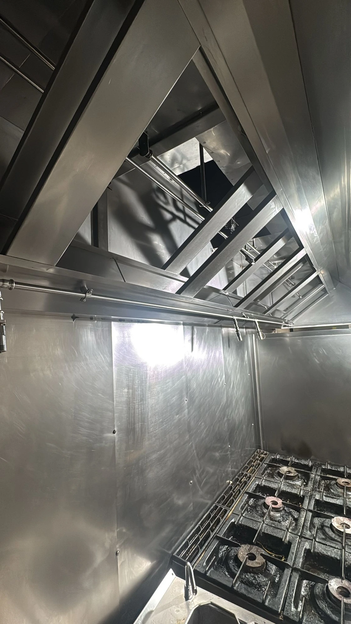 Trabalho Lavlimpar — limpeza técnica de cozinhas industriais 3