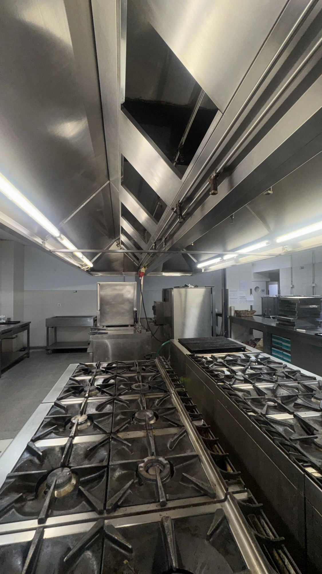 Trabalho Lavlimpar — limpeza técnica de cozinhas industriais 6